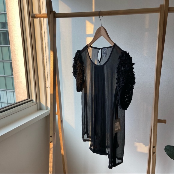 SEVENTY-TWO CHANGES Delicate Sheer Top - Picture 2 of 12